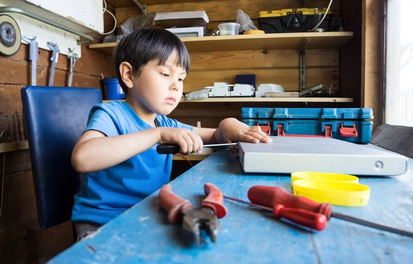 Garçon Fait Dans Atelier — Photo