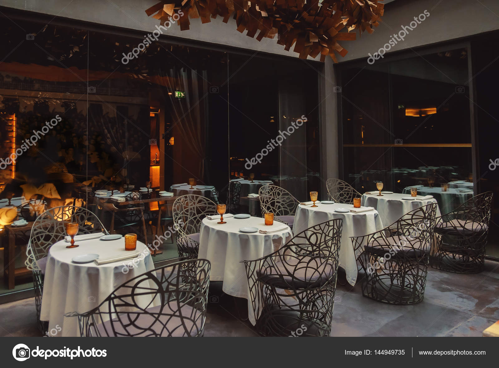 chique interieur van restaurant ontwerp — Stockfoto © araraadt ... chique interieur van restaurant ontwerp — Stockfoto © araraadt ...