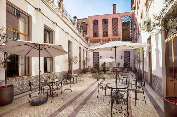 Patio lounge in hotel di lusso a Porto — Foto Stock