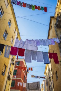 küçük sokak eski şehir La Spezia, İtalya