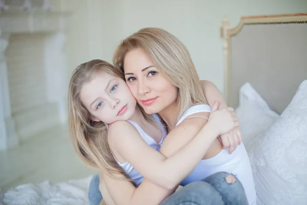 Lovely Beautiful Mom Daughter Mother Day — стоковое фото