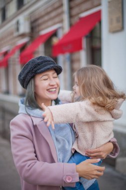 Anne ve Kız. Mutlu Aile.