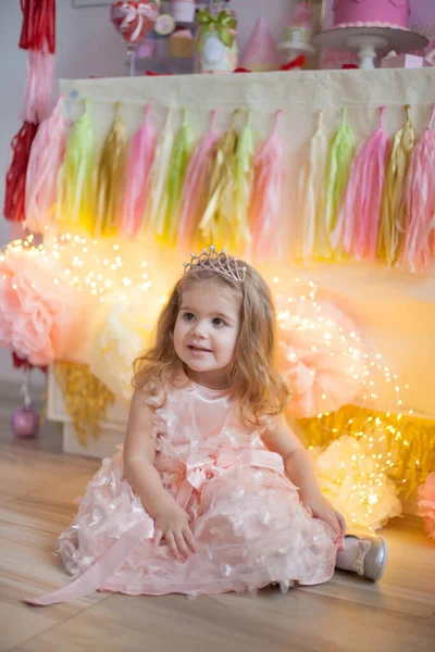 Little Girl Birthday Beautiful Candy Bar — Stock Photo, Image