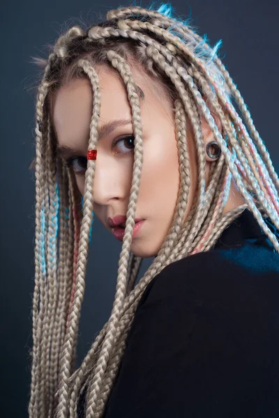 Krásná Sexy Žena Kreativními Vlasy — Stock fotografie