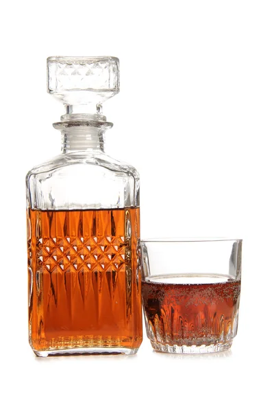 Beyaz arka plan üzerinde viski — Stok fotoğraf