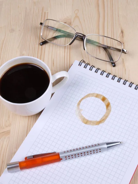 Tasse und Gläser — Stockfoto