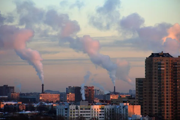 Sujo smokie na cidade — Fotografia de Stock