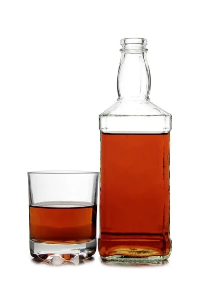 Brandy in bottiglia su bianco — Foto Stock