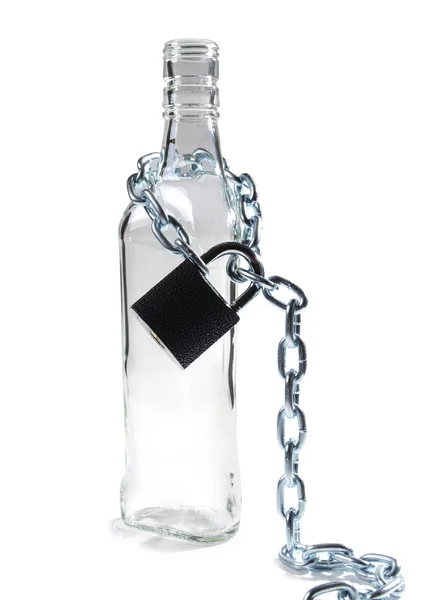 Empty glass and chain — Stock Photo, Image