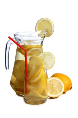 Cam üstünde beyaz bir limon