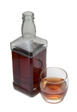 Konyak şişesi üzerinde beyaz sekiz