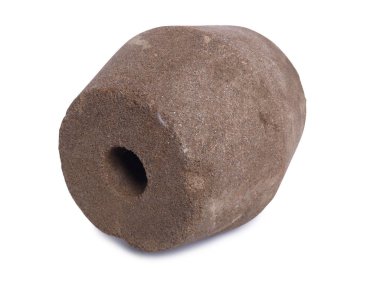 Beyaz bir arka plan üzerinde bıçak bileme için taş      