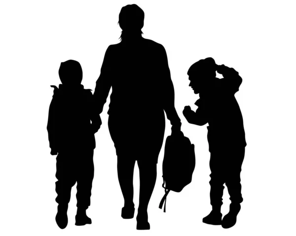 Families Met Kleine Kinderen Die Straat Lopen Geïsoleerde Silhouetten Van — Stockvector
