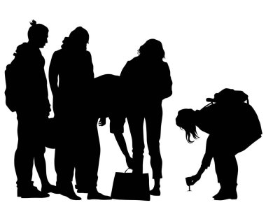 Sokaktaki büyük kalabalıklar. Beyaz arka planda izole edilmiş siluet