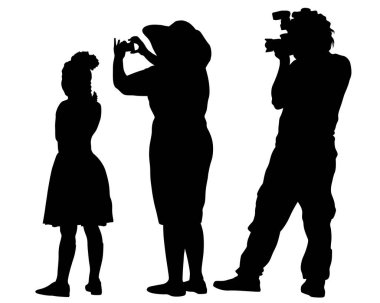 Kadın ve erkek elinde bir kamera tutuyor. Beyaz arka planda izole edilmiş insan siluetleri.