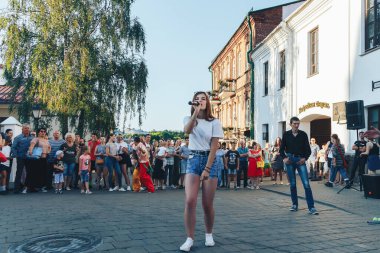 4 Ağustos 2018 Minsk Belarus Caddesi Şenlikleri