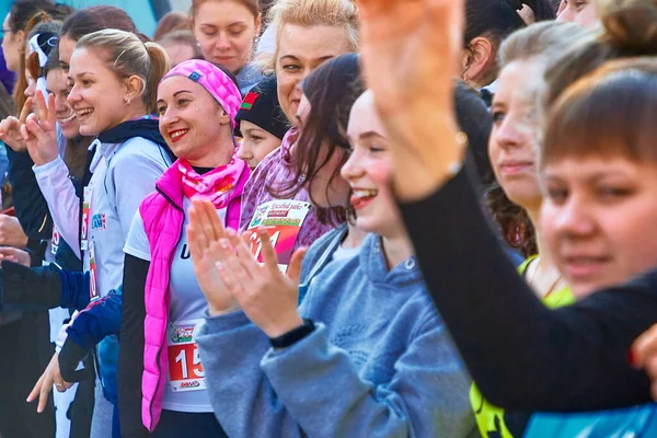 2019 년 3 월 8 일에 확인 함 . Minsk Belarus Race to honor of the Womens Day. — 스톡 사진