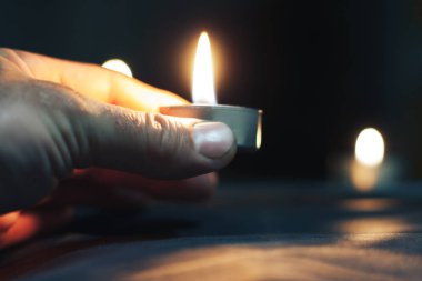 Anma Günü Uluslararası Soykırım Anma Günü Mumlar yanıyor