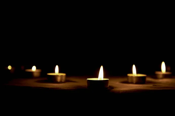 纪念日国际大屠杀纪念日蜡烛在燃烧 — 图库照片