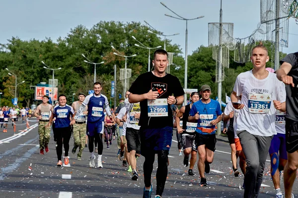 Septiembre 15, 2018 Minsk Bielorrusia Media Maratón Minsk 2019 Correr en la ciudad — Foto de Stock