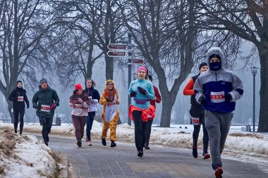 9 Şubat 2019 Minsk Belarus Koşusu 14 Şubat 'ta Qahanna' ya adanmıştır.