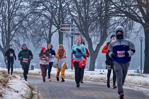 Febrero 9, 2019 Minsk Bielorrusia Run dedicada al 14 de febrero Para el Qahanna — Foto de Stock