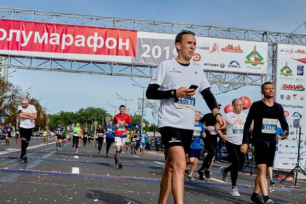 Septiembre 15, 2019 Minsk Bielorrusia Media Maratón Minsk 2019 Correr en la ciudad —  Fotos de Stock