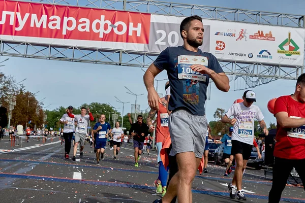 15 september 2019 Minsk Vitryssland Halvmaraton Minsk 2019 Springa i staden — Stockfoto