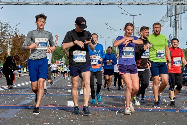 Septiembre 15, 2019 Minsk Bielorrusia Media Maratón Minsk 2019 Correr en la ciudad — Foto de Stock