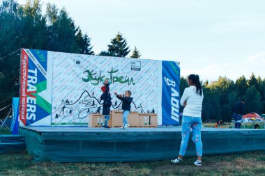 6-7 Temmuz 2019 Petrevichi Minsk Köyü Belarus Böceği Yolu 12 Yaz ortası