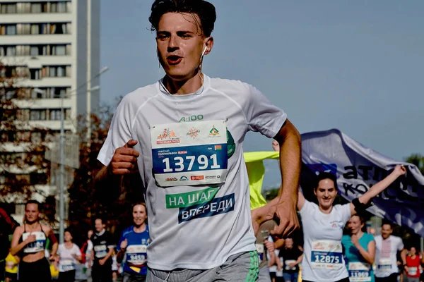 15 september 2019 Minsk Vitryssland Halvmaraton Minsk 2019 Springa i staden — Stockfoto