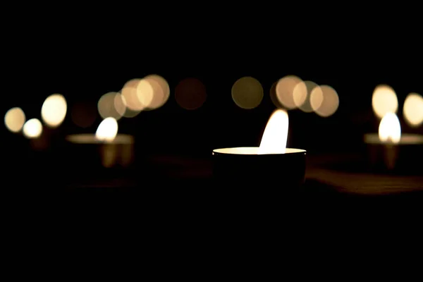Memorial Day Dia Internacional da Memória do Holocausto A vela queima — Fotografia de Stock