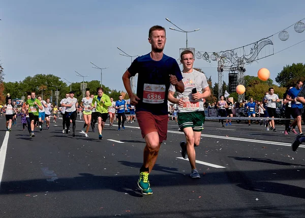 Setembro 15, 2019 Minsk Belarus Meia Maratona Minsk 2019 Correndo na cidade — Fotografia de Stock