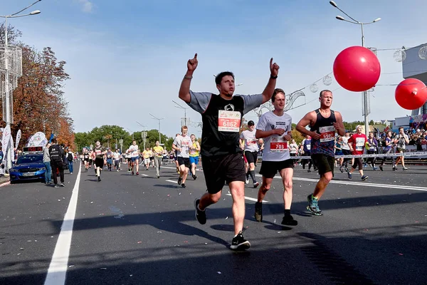 Septiembre 15, 2019 Minsk Bielorrusia Media Maratón Minsk 2019 Correr en la ciudad —  Fotos de Stock