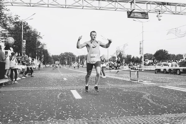 Media Maratón Minsk 2018 Correr en la ciudad — Foto de Stock