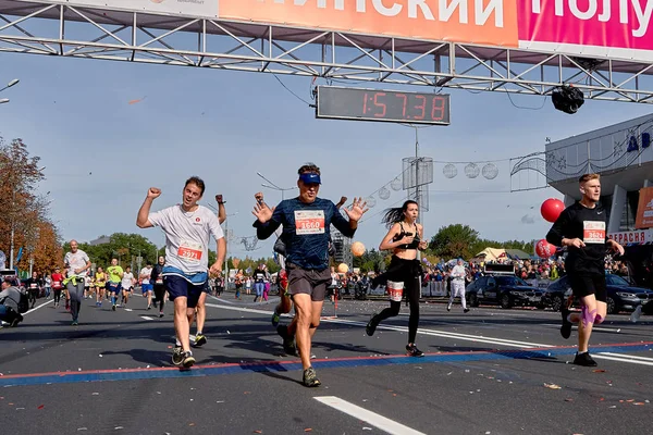 Yarı Maraton Minsk 2019 Şehirde Koşu — Stok fotoğraf