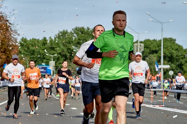 Demi-marathon Minsk 2019 Courir dans la ville — Photo