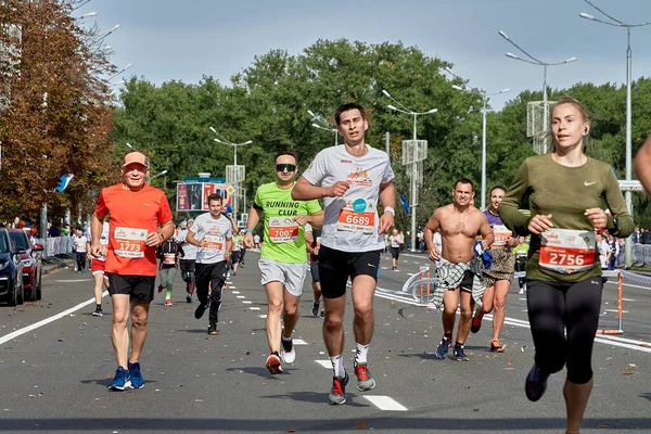 Half Marathon Minsk 2019 Running in the city — стокове фото