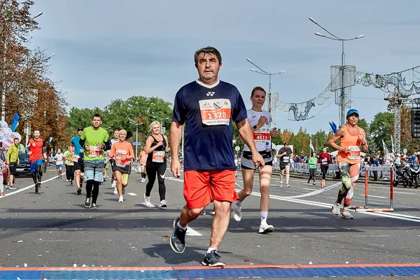 Demi-marathon Minsk 2019 Courir dans la ville — Photo