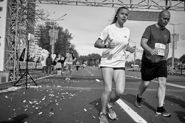 Setembro 2019 Minsk Belarus Preto Branco Uma Corrida Maratona Que — Fotografia de Stock