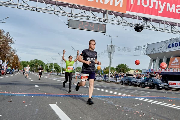 Setembro 2019 Minsk Belarus Uma Corrida Maratona Qual Homem Uma — Fotografia de Stock