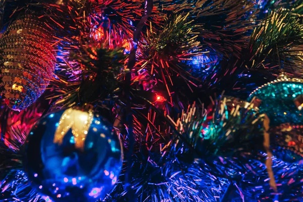 Arbre Noël Avec Des Décorations Noël Est Tir Intérieur Close — Photo