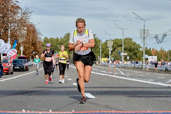 Eylül 2019 Minsk Belarus Bir Şehir Yolunda Yarışmacıların Koştuğu Bir — Stok fotoğraf