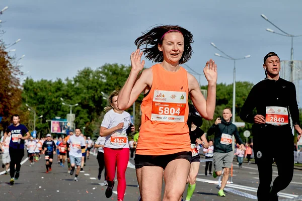 September 2019 Minsk Vitryssland Kvinnlig Idrottare Firar Med Vapen Höjda — Stockfoto