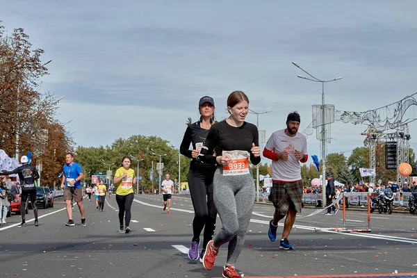 September 2019 Minsk Belarus Marathon Race Which Young Woman Crosses — Stock Photo, Image