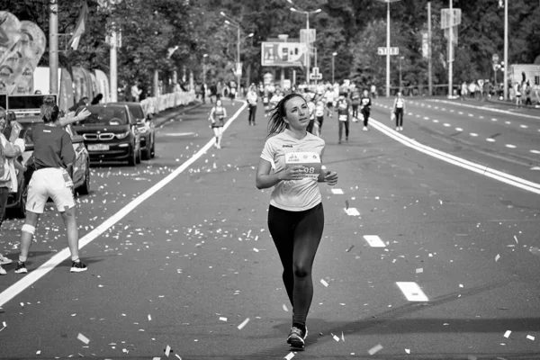 Media Maratón Minsk 2019 Correr en la ciudad — Foto de Stock
