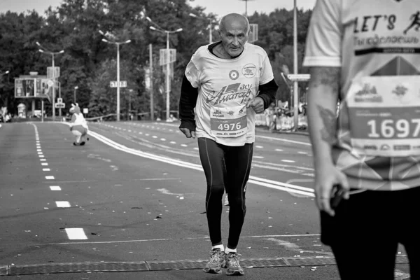 Septiembre 2019 Minsk Bielorrusia Una Imagen Blanco Negro Una Carrera — Foto de Stock