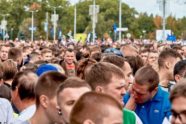 15 Eylül 2019 'da Minsk Belarus' ta sağlıklı bir yaşam tarzı hayranı kalabalığı toplandı.