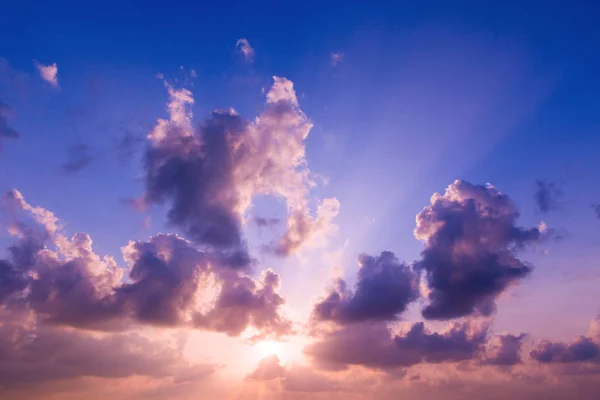 Hermoso Atardecer Con Nubes —  Fotos de Stock
