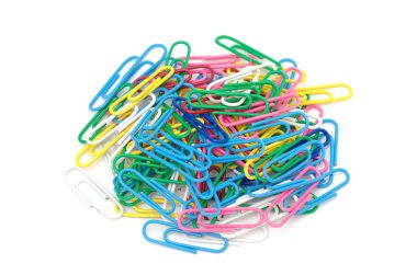 Beyaz bir arka plan renkli bir ataş